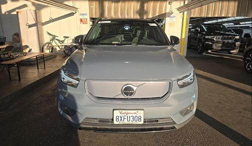Thunder Grey Metallic 2021 Volvo XC40 Recharge Pure Electric P8