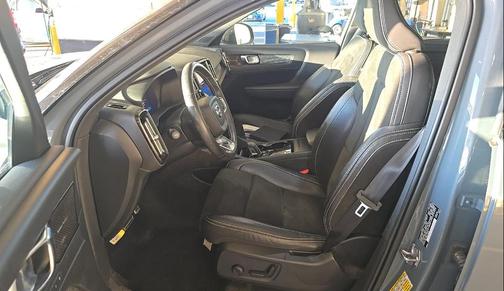 Thunder Grey Metallic 2021 Volvo XC40 Recharge Pure Electric P8