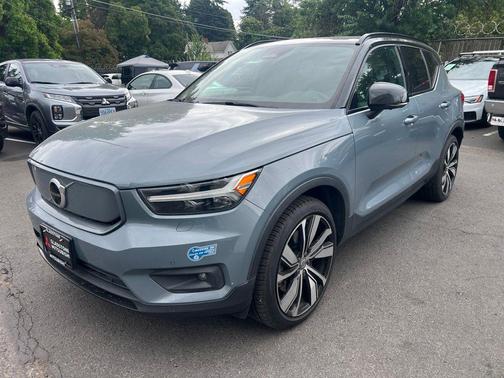 Thunder Grey Metallic 2021 Volvo XC40 Recharge Pure Electric P8