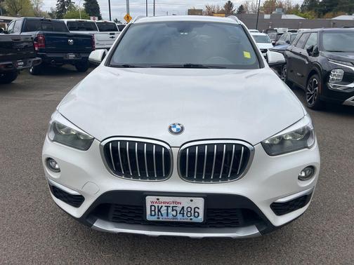 White Metallic 2018 BMW X1 xDrive28i