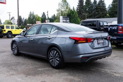 Gun Metallic 2024 Nissan Altima 2.5 SV