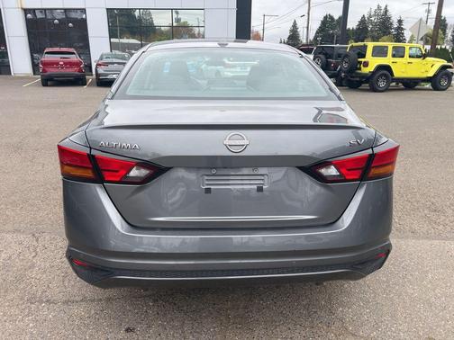 Gun Metallic 2024 Nissan Altima 2.5 SV