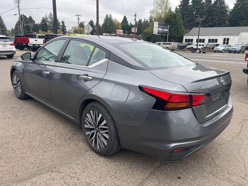 Gun Metallic 2024 Nissan Altima 2.5 SV