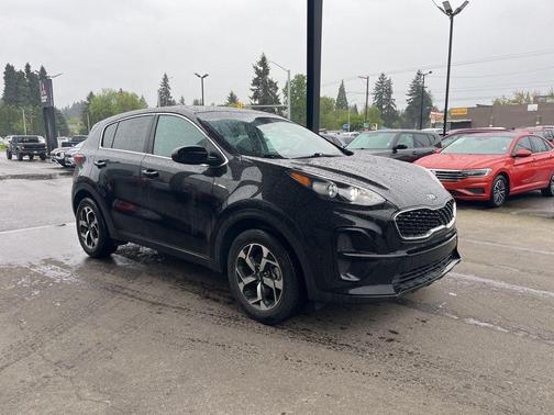 Black Cherry 2022 Kia Sportage LX