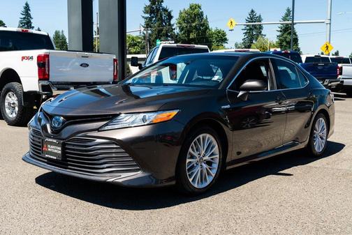 2019 Toyota Camry Hybrid XLE