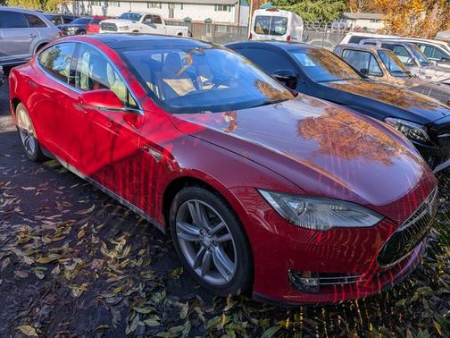 2015 Tesla Model S 85