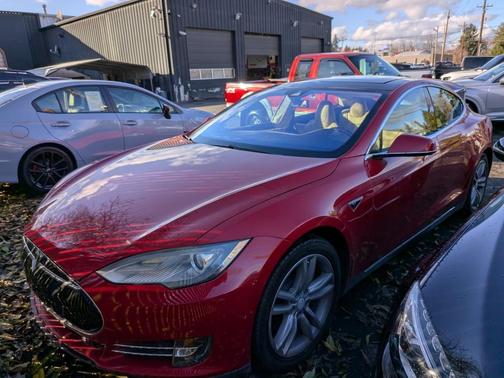 2015 Tesla Model S 85