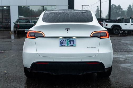 2023 Tesla Model Y Long Range Dual Motor All-Wheel Drive