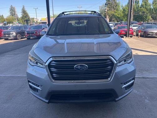 Ice Silver Metallic 2019 Subaru Ascent Limited 7-Passenger
