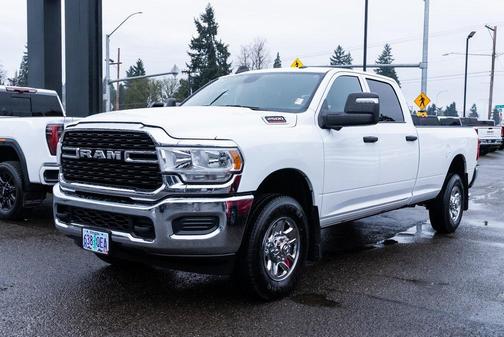 2024 RAM 2500 Tradesman Crew Cab 4x4 8' Box