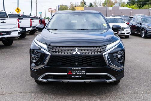 Labrador Black Pearl 2022 Mitsubishi Eclipse Cross SE