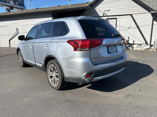 2016 Mitsubishi Outlander SE