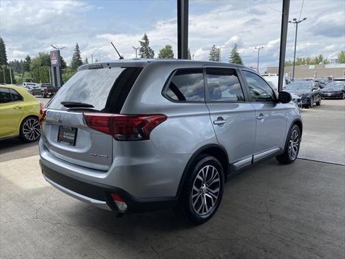 2016 Mitsubishi Outlander SE