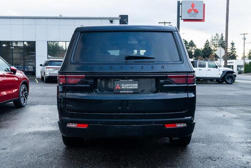 2023 Jeep Wagoneer Series II Carbide 4x4