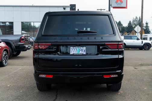 2023 Jeep Wagoneer Series II Carbide 4x4