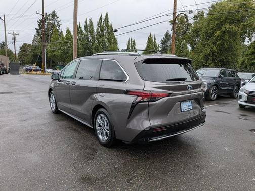 2022 Toyota Sienna Platinum 7 Passenger