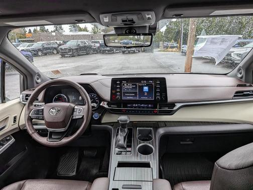 2022 Toyota Sienna Platinum 7 Passenger