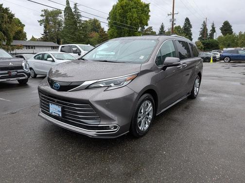 2022 Toyota Sienna Platinum 7 Passenger