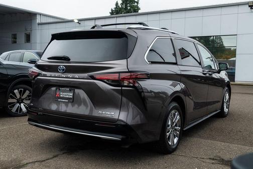 2022 Toyota Sienna Platinum 7 Passenger