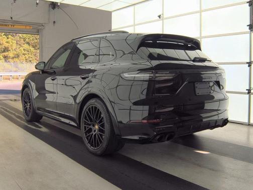 2021 Porsche Cayenne GTS