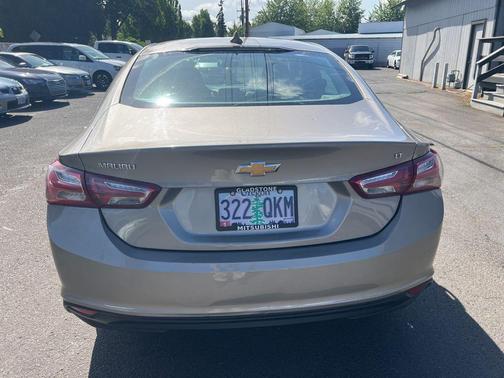 Mineral Gray Metallic 2022 Chevrolet Malibu FWD LT