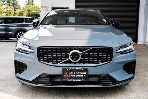 2024 Volvo S60 Recharge Plug-In Hybrid T8 Ultimate Dark Theme
