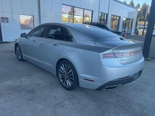 2017 Lincoln MKZ Base