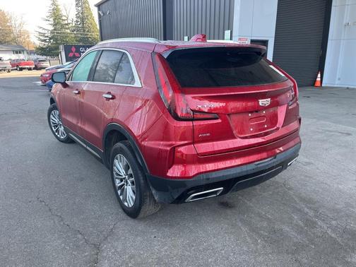 2023 Cadillac XT4 Premium Luxury