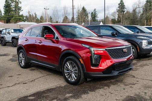 2023 Cadillac XT4 Premium Luxury