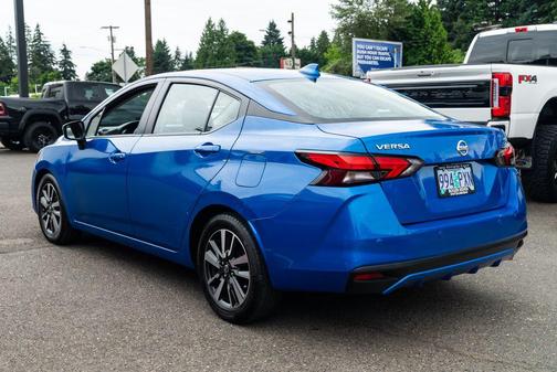 Electric Blue Metallic 2021 Nissan Versa 1.6 SV