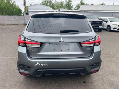 Mercury Gray Metallic 2022 Mitsubishi Outlander Sport 2.0 LE
