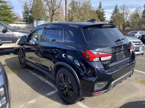 Photo 3 of 4 of 2022 Mitsubishi Outlander Sport 2.0 ES