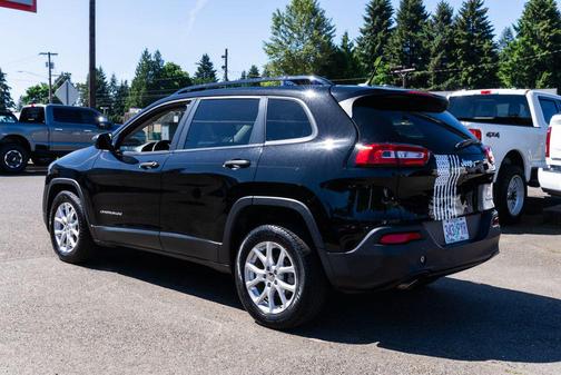Diamond Black Crystal Pearlcoat 2017 Jeep Cherokee Sport