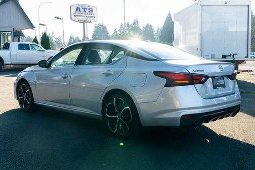 2023 Nissan Altima SR FWD