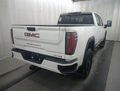 2024 GMC Sierra 2500 AT4