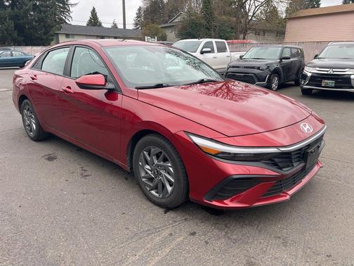 2024 Hyundai ELANTRA SEL