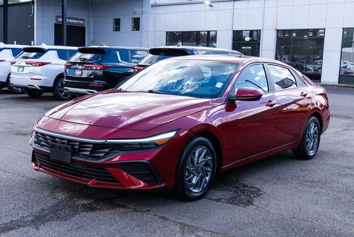 2024 Hyundai ELANTRA SEL