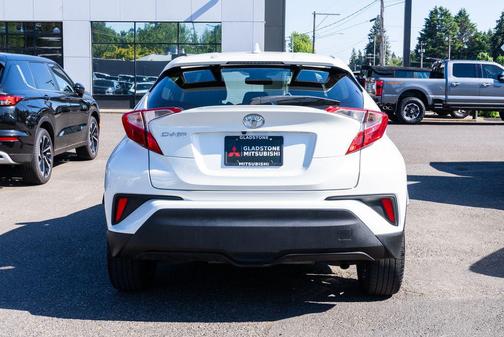 Blizzard Pearl 2021 Toyota C-HR XLE