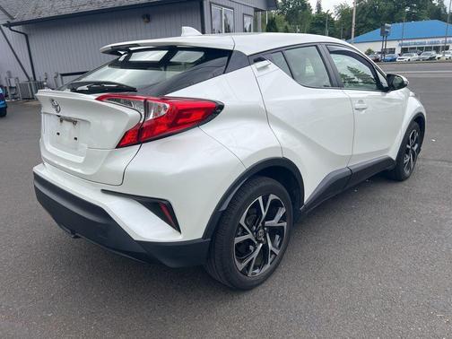 Blizzard Pearl 2021 Toyota C-HR XLE