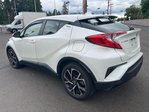 Blizzard Pearl 2021 Toyota C-HR XLE