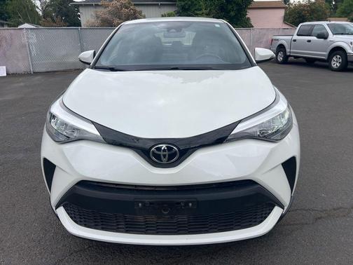 Blizzard Pearl 2021 Toyota C-HR XLE