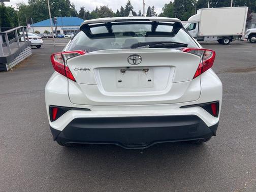 Blizzard Pearl 2021 Toyota C-HR XLE