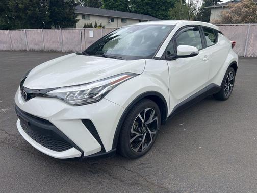 Blizzard Pearl 2021 Toyota C-HR XLE