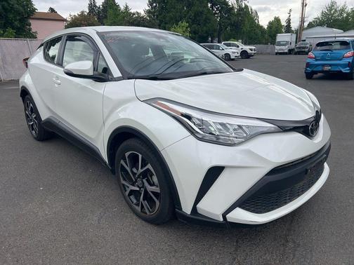 Blizzard Pearl 2021 Toyota C-HR XLE