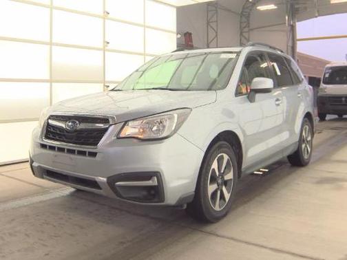 Ice Silver Metallic 2017 Subaru Forester 2.5i Premium