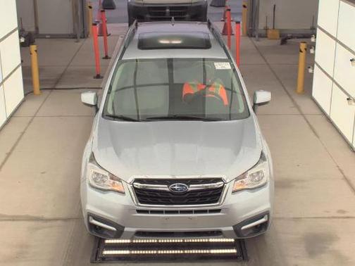 Ice Silver Metallic 2017 Subaru Forester 2.5i Premium