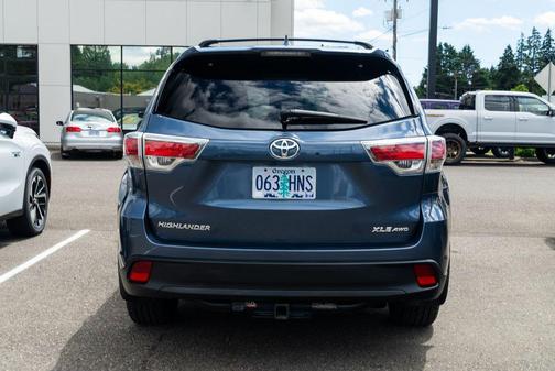 Shoreline Mist 2015 Toyota Highlander XLE