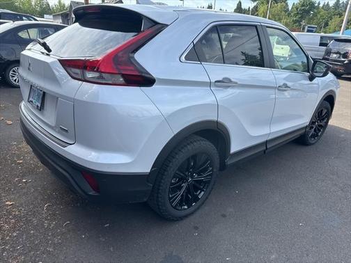 2022 Mitsubishi Eclipse Cross LE