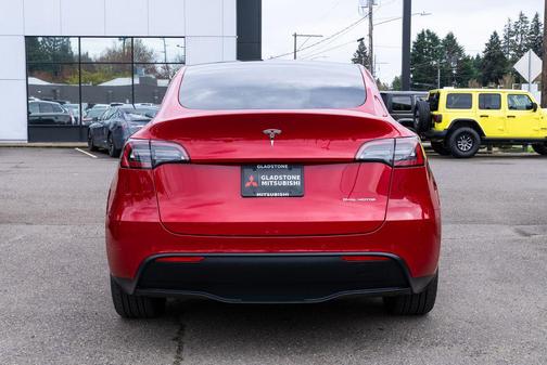 Red Multi-Coat 2022 Tesla Model Y Long Range Dual Motor All-Wheel Drive
