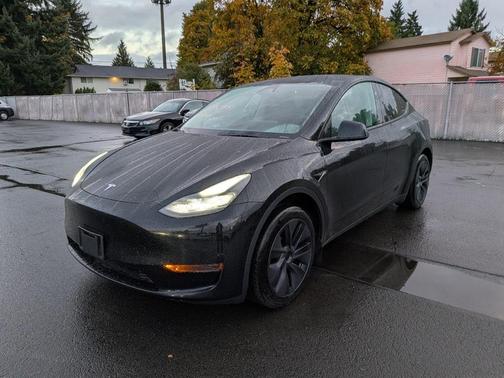 2024 Tesla Model Y Standard Range